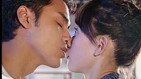 国产动漫女孩吻戏视频,甜蜜吻戏瞬间引爆心动指数  第1张